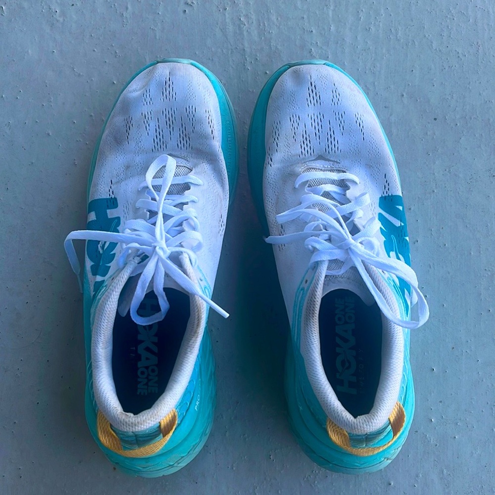 Hoka One one carbon x